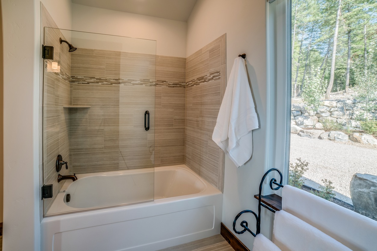 Shower & Tub Repair in Beloit